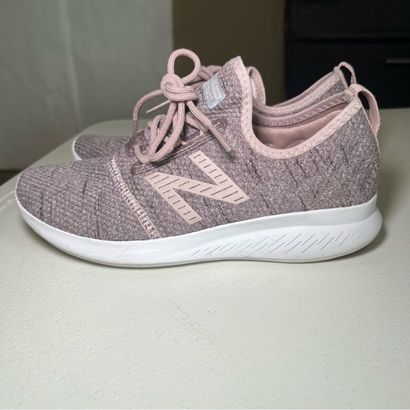 New Balance Women’s Pink FuelCore Coast Size 6.5 Sporty Lightweight Trendy - Picture 5 of 9
